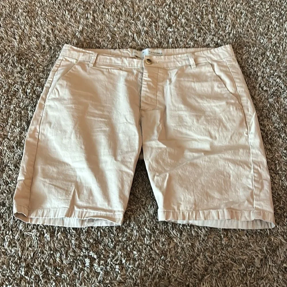 YoungLA men’s shoes size 36.